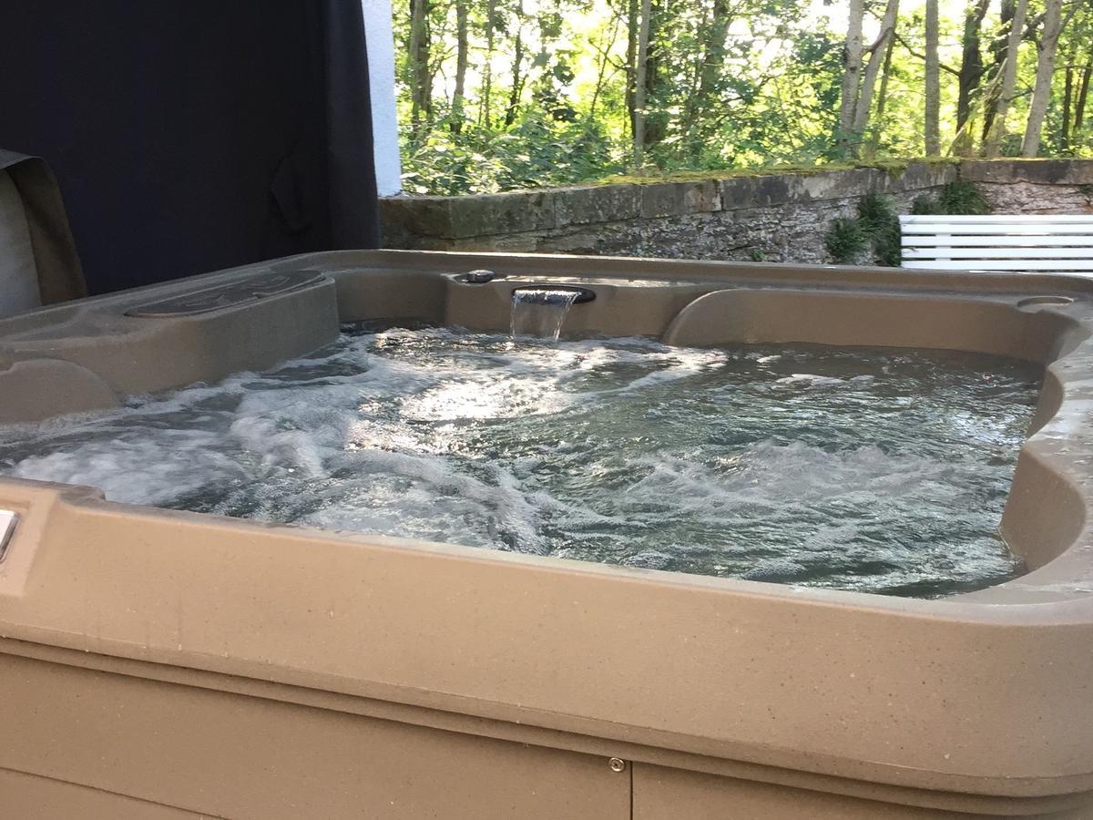 Unique Holiday Home In Virton With Jacuzzi Latour Esterno foto