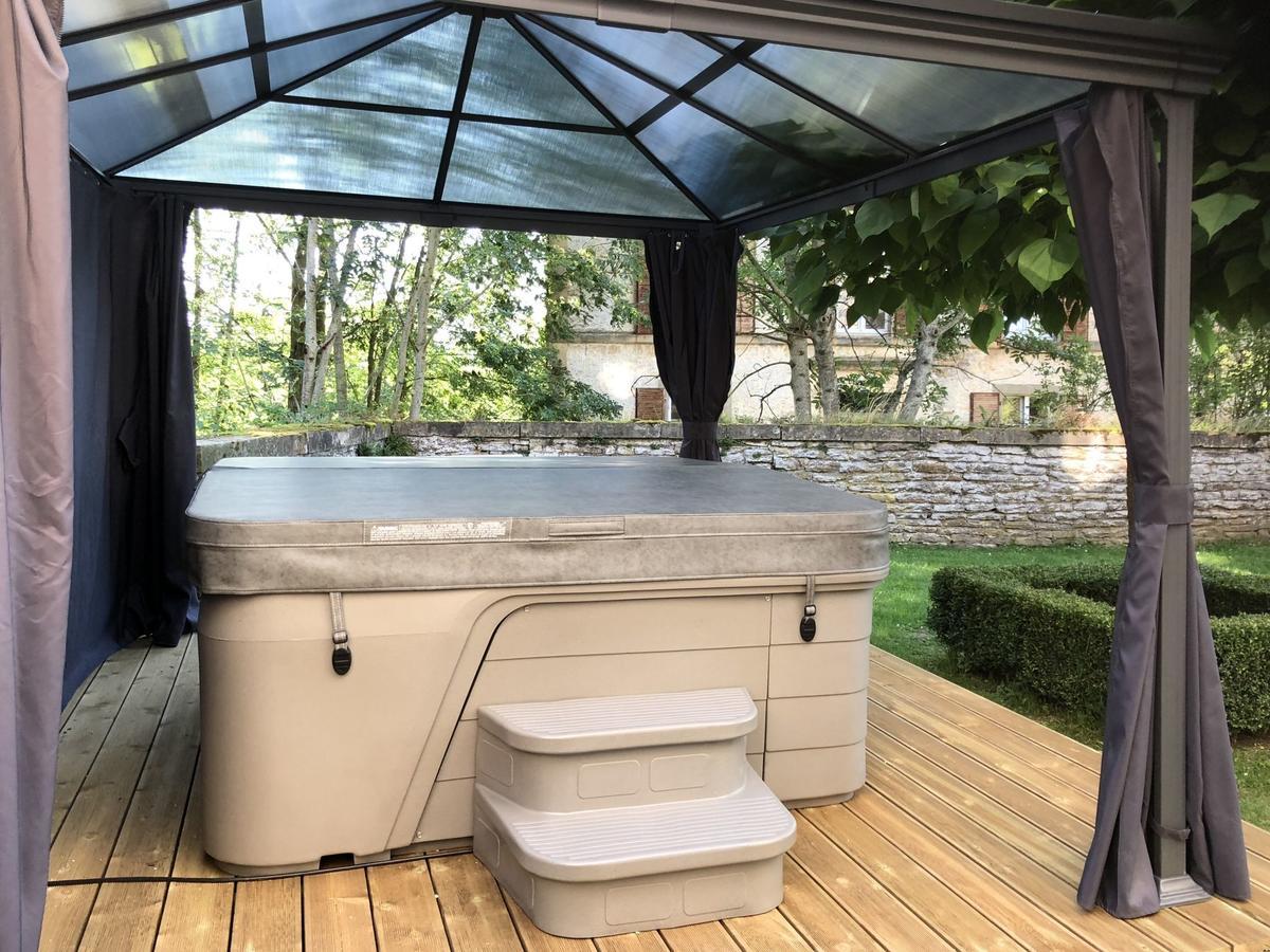 Unique Holiday Home In Virton With Jacuzzi Latour Esterno foto